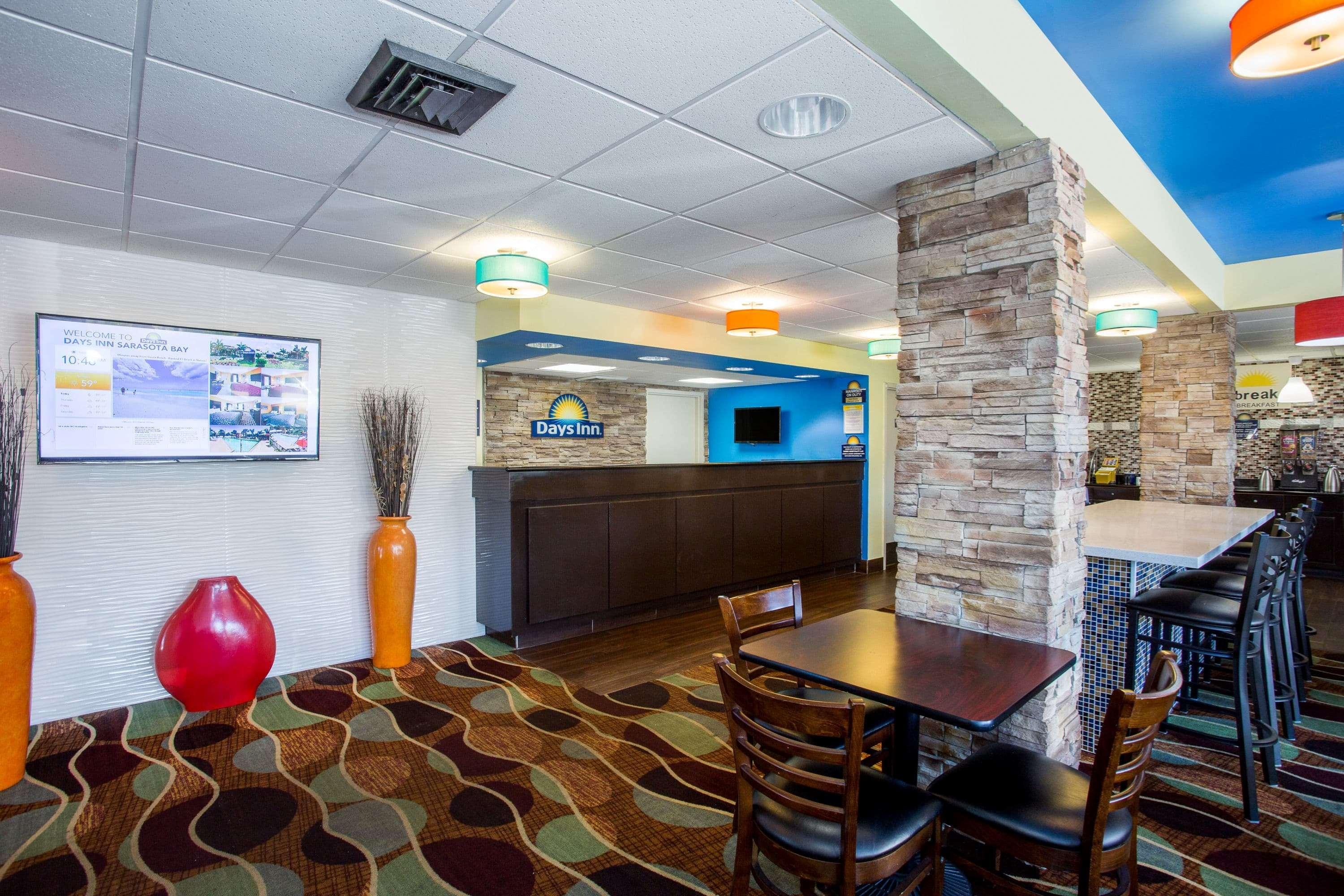 Days Inn By Wyndham Sarasota Bay Exterior photo