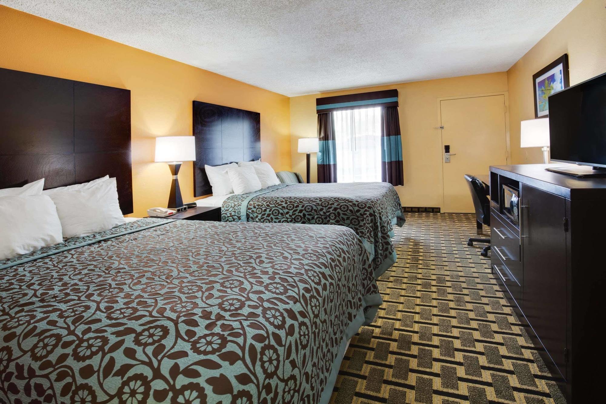 Days Inn By Wyndham Sarasota Bay Exterior photo